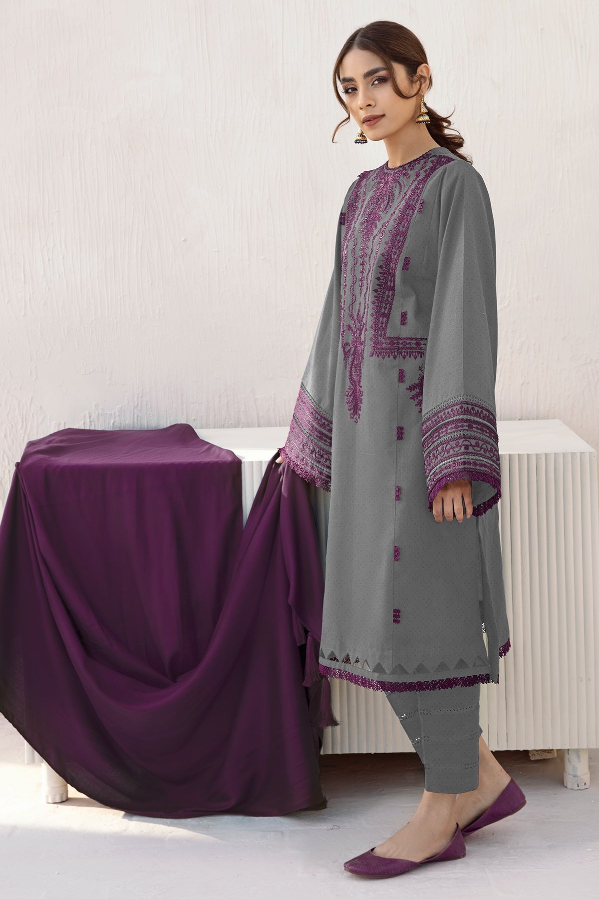 EMBROIDERED JACQUARD KHADDAR UW-0245