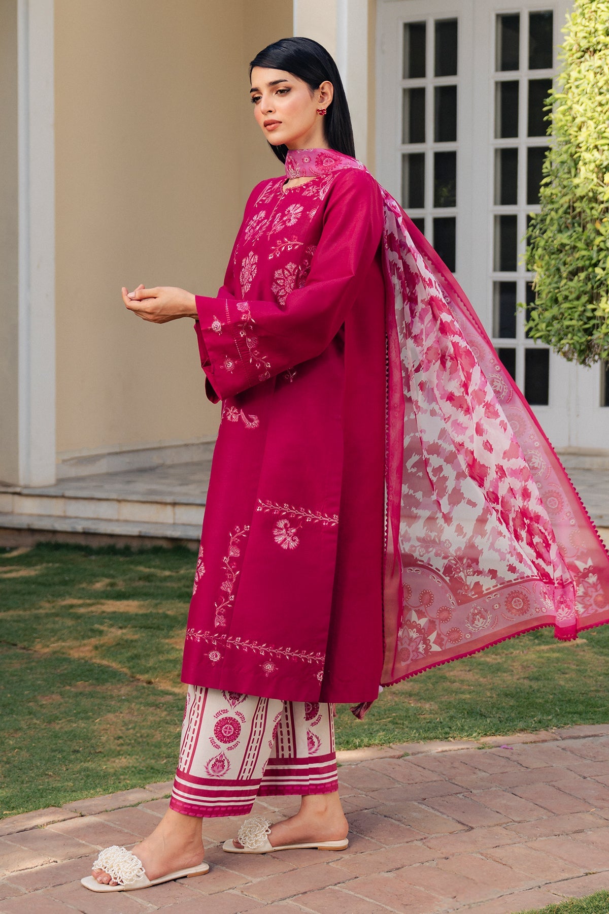 EMBROIDERED LAWN USE-9376