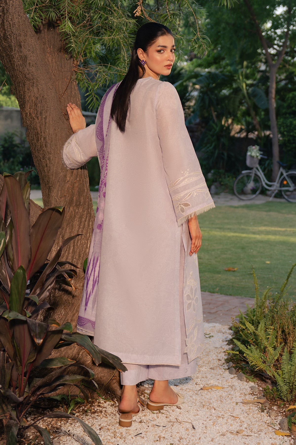 EMBROIDERED LAWN USE-9362