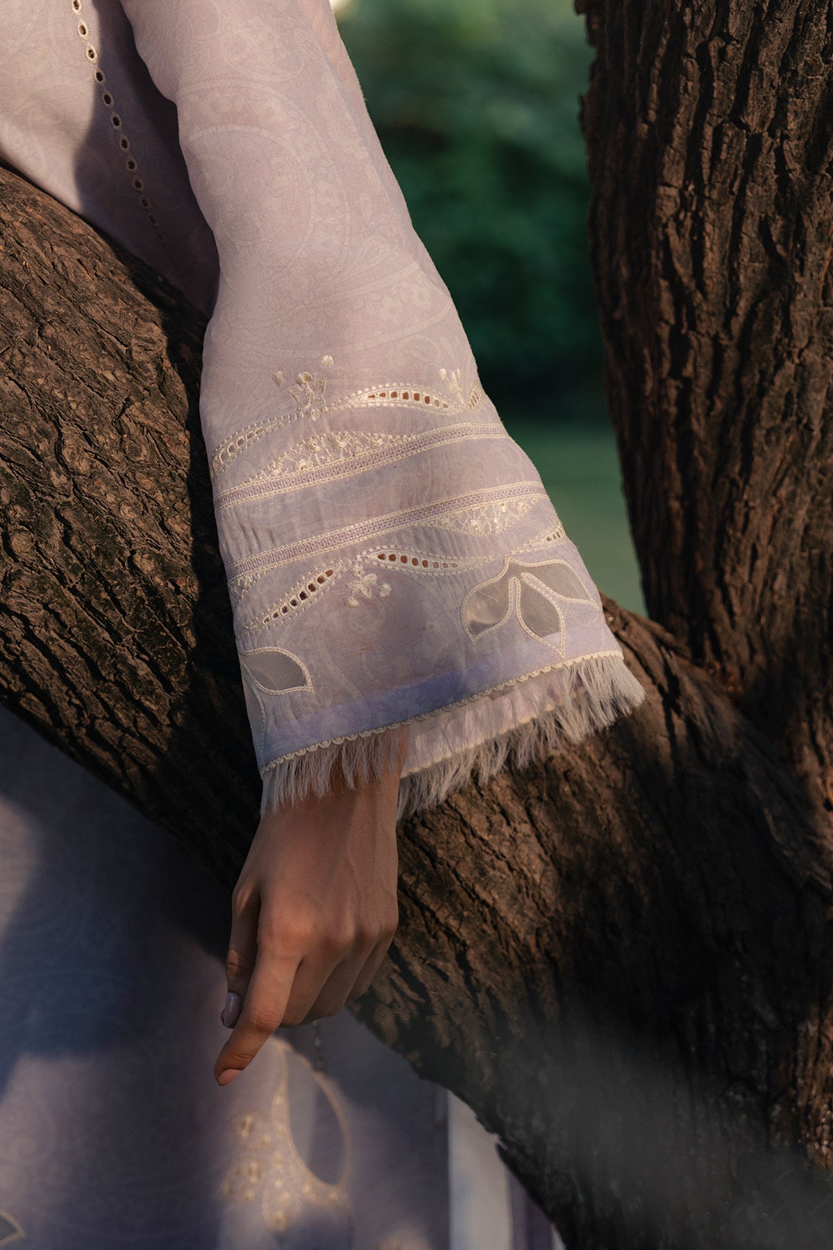 EMBROIDERED LAWN USE-9362