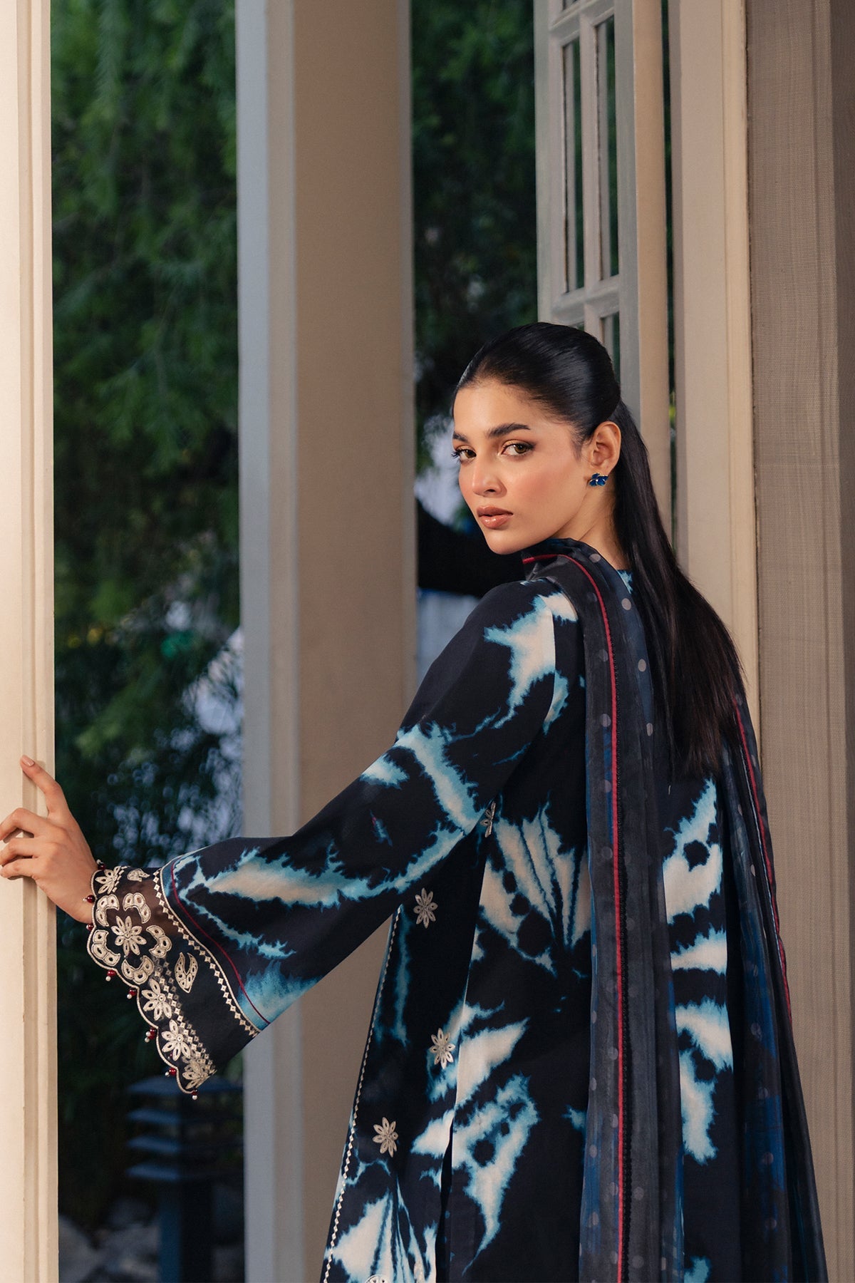 EMBROIDERED LAWN USE-9363