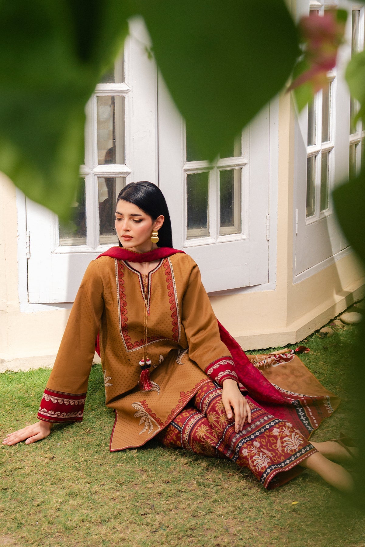 EMBROIDERED LAWN USE-9351